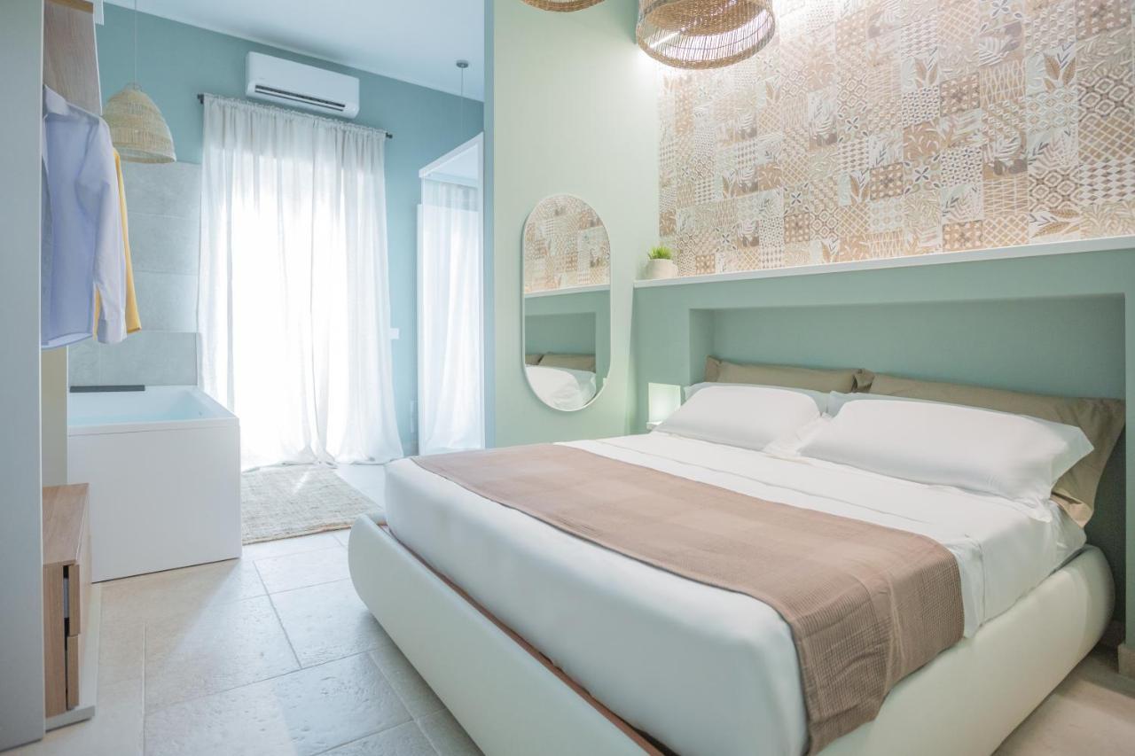 Filia Solis - Old Town Suites & Spa Brindisi Exterior photo
