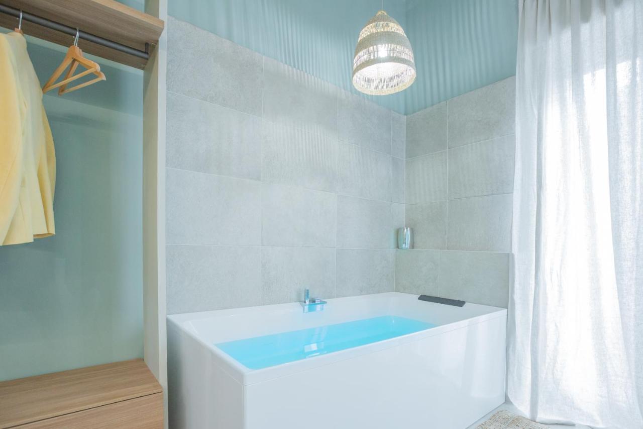 Filia Solis - Old Town Suites & Spa Brindisi Exterior photo