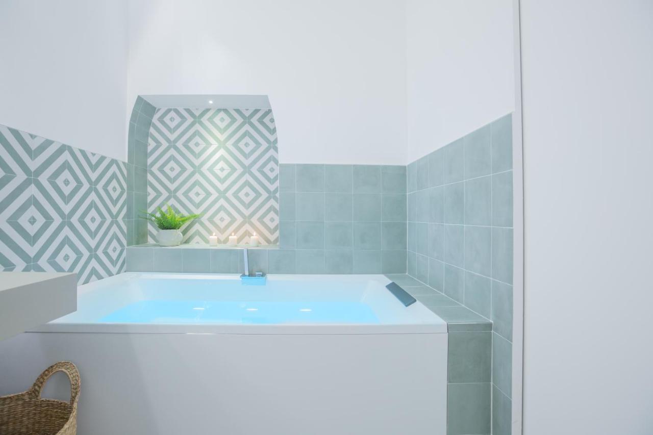Filia Solis - Old Town Suites & Spa Brindisi Exterior photo